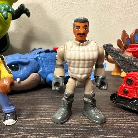 Jurassic World imaginext T-Rex Dinosaur lot with figures + - Picture 3 of 9